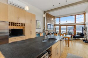 A Hood River vacation rental to stay at on an Oregon Christmas vacation.